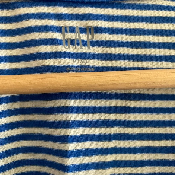 NWT GAP Blue Striped V-Neck Women's Top MEDIUM TALL - Picture 2 of 4